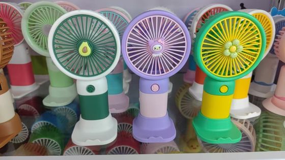 Carga USB, batería de 400 Mah, 5 colores para elegir, se puede colocar en el escritorio y se puede sostener portátil pequeño ventilador de mano