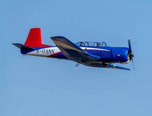 Modelo de avión de entrenamiento civil Nanchang CJ6