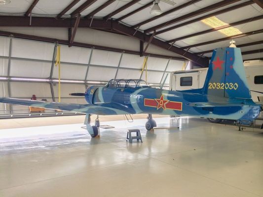 Modelo de avión de entrenamiento civil Nanchang CJ6