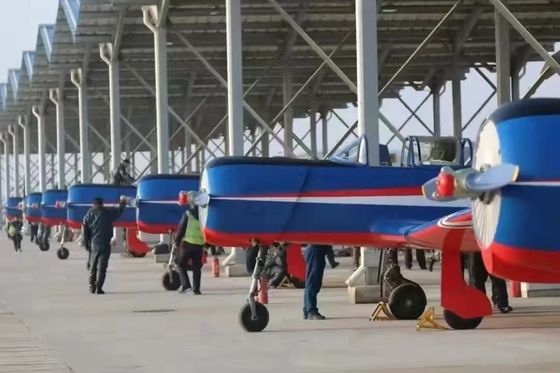 Modelo de avión de entrenamiento civil de vuelo CJ6