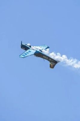 Modelo de avión de entrenamiento civil de vuelo CJ6