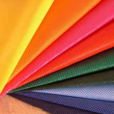 Materia prima textil impermeable y transpirable de tejidos no tejidos de PP de fibra de poliéster ecológicos para S/SS/SMS/SMMS