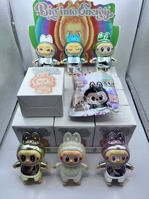 Caja de exhibición de muñecos y juguetes de moda Organizador de muñecas a prueba de polvo LABUBU rotable