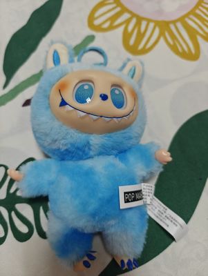 POP MART LABUBU V2 Tener un conjunto de macarrones de PVC Vinyl serie de cara latido del corazón de moda de peluche figura de juguete caja ciega